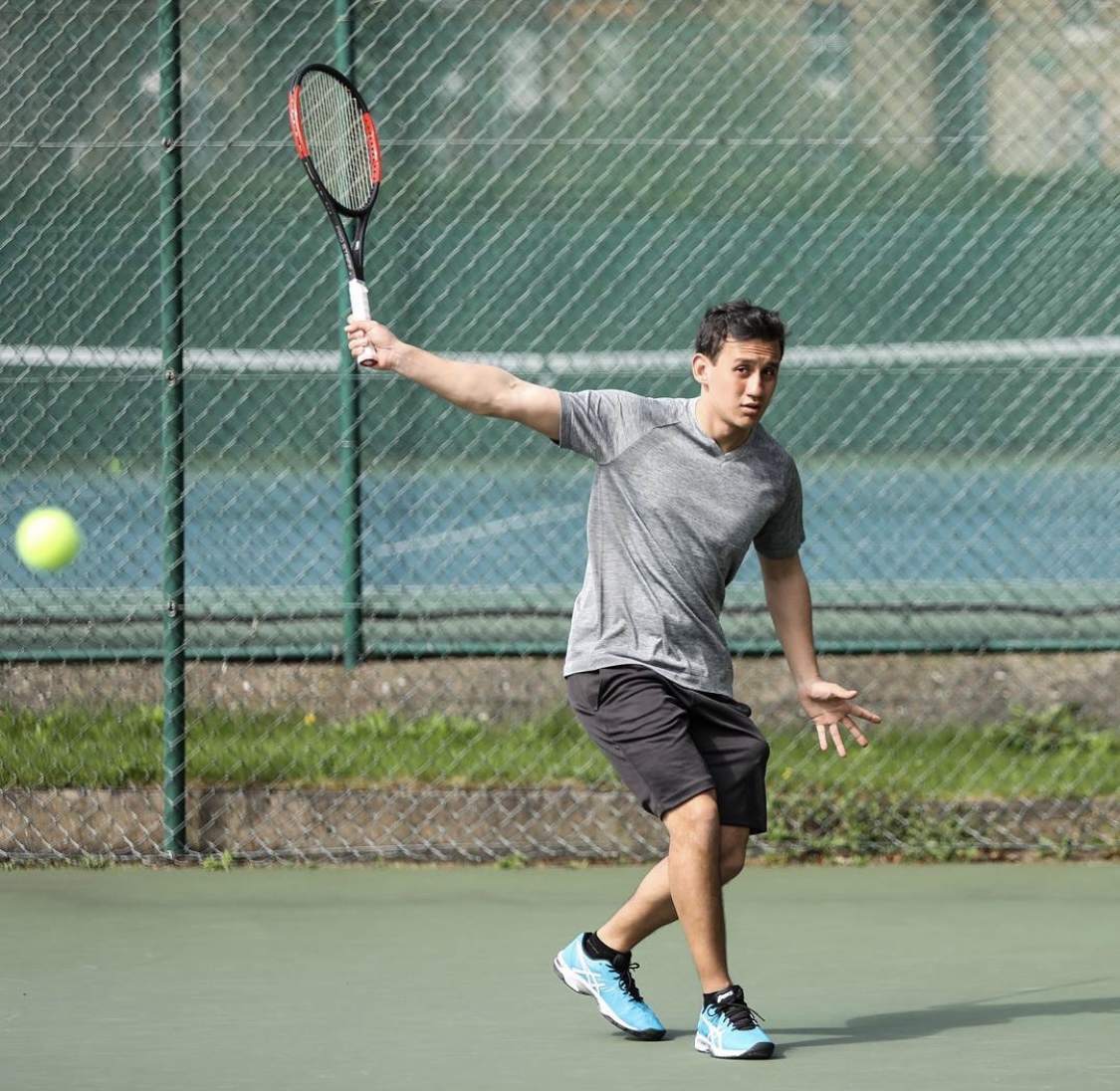 How to Hit a One Handed Backhand